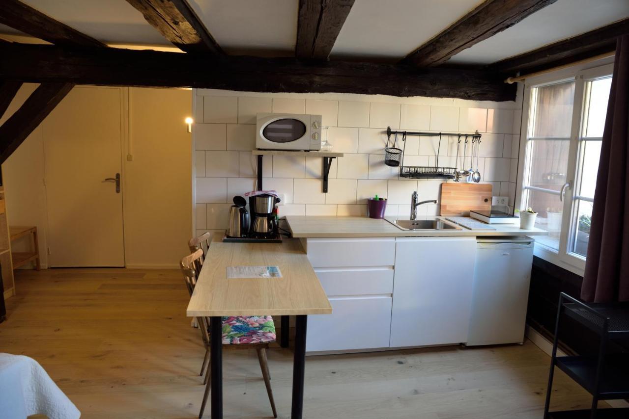Chez Cecile Bed And Breakfast Chez Le Vigneron Colmar Bagian luar foto