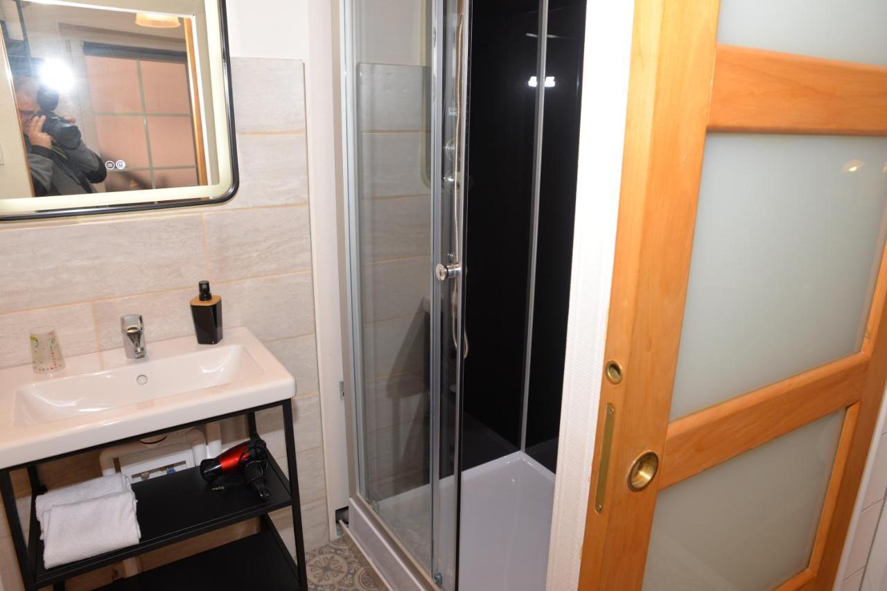 Chez Cecile Bed And Breakfast Chez Le Vigneron Colmar Bagian luar foto
