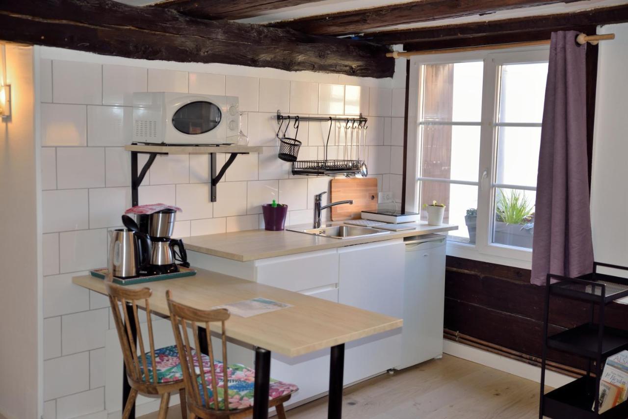 Chez Cecile Bed And Breakfast Chez Le Vigneron Colmar Bagian luar foto