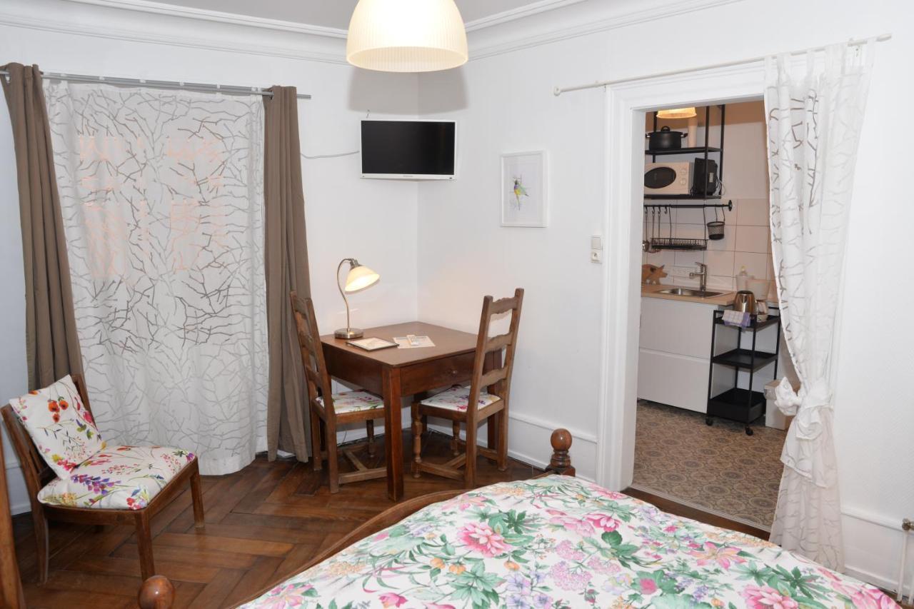 Chez Cecile Bed And Breakfast Chez Le Vigneron Colmar Bagian luar foto