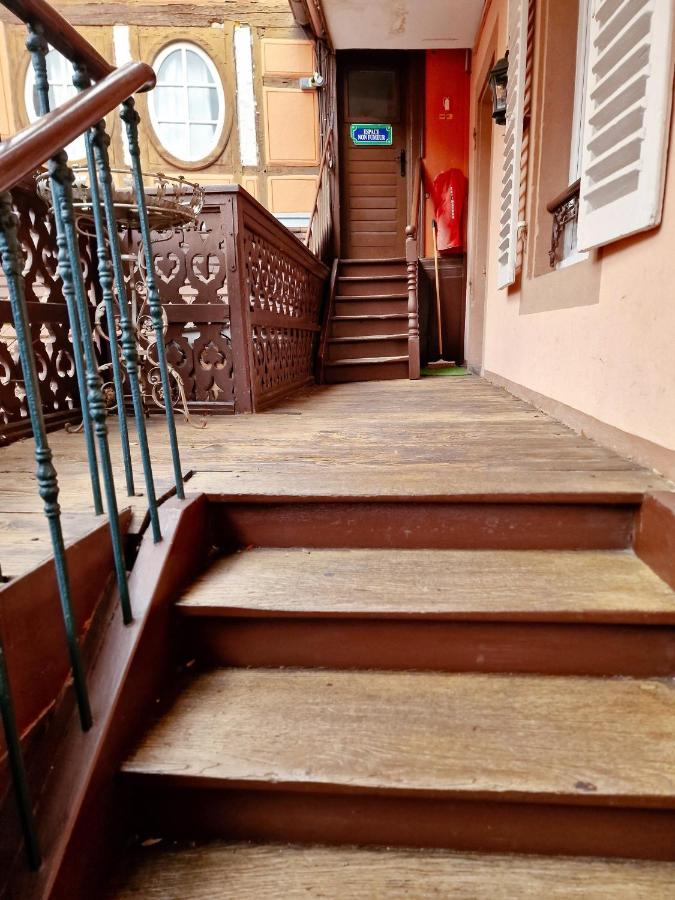 Chez Cecile Bed And Breakfast Chez Le Vigneron Colmar Bagian luar foto